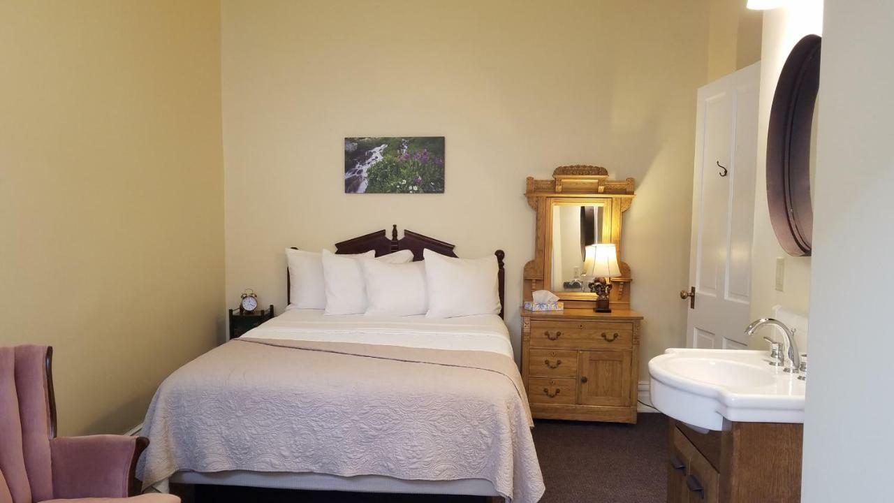 - For 12 Years Old And Over (adults Only) Hotel 3*